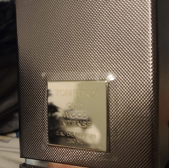 Tom Ford Oud Wood Intense - Picture 3 of 4